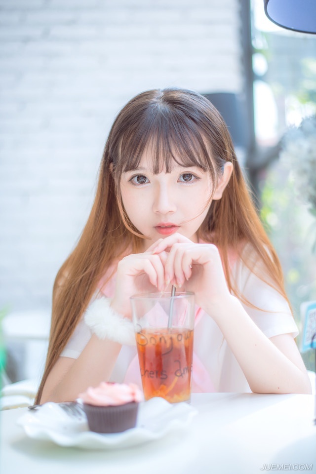 “是。”法正身后，走出了一男一女，在刘璝、刘璋愕然的目光中，将当日的对话重新上演了一遍。